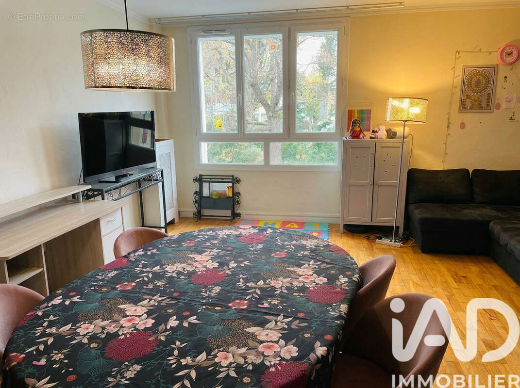 Photo 2 - Appartement à RUEIL-MALMAISON