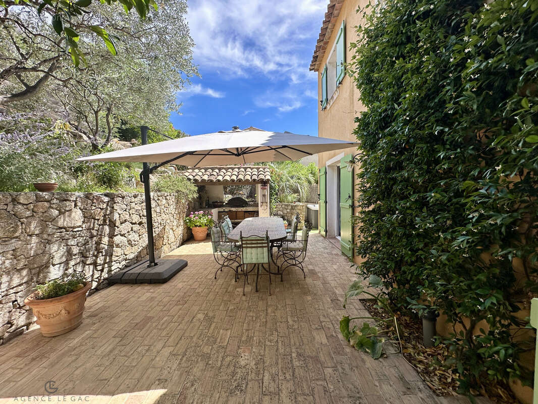 Maison à PLAN-DE-LA-TOUR