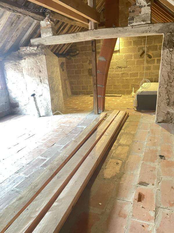 Maison à VILLETHIERRY