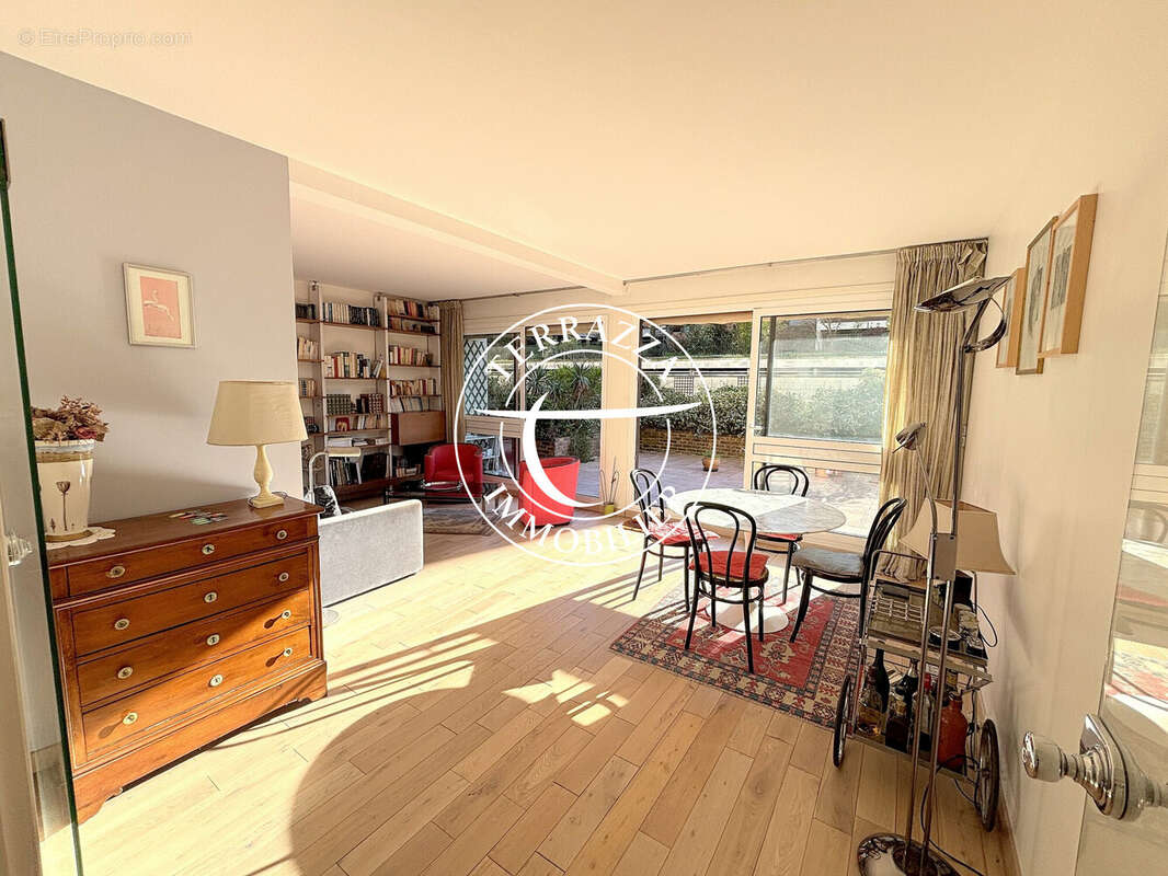 Appartement à LA CELLE-SAINT-CLOUD