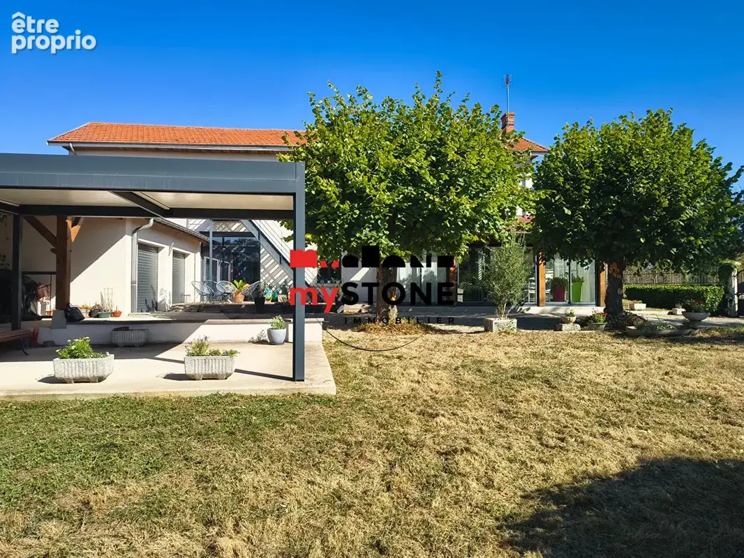 Photo Maison à Savigneux au prix de 420 000€