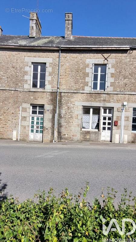 Photo 1 - Maison à SAINT-BERTHEVIN-LA-TANNIERE