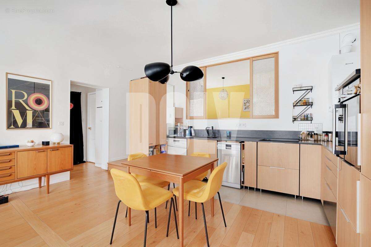 Appartement à PARIS-11E