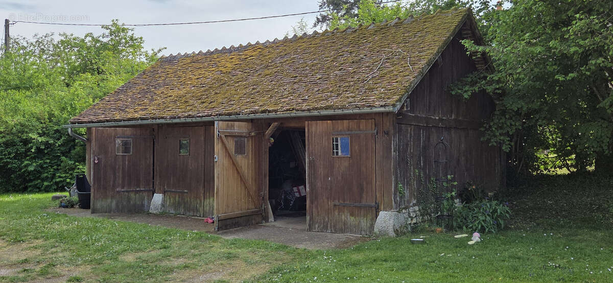 Maison à MENOU