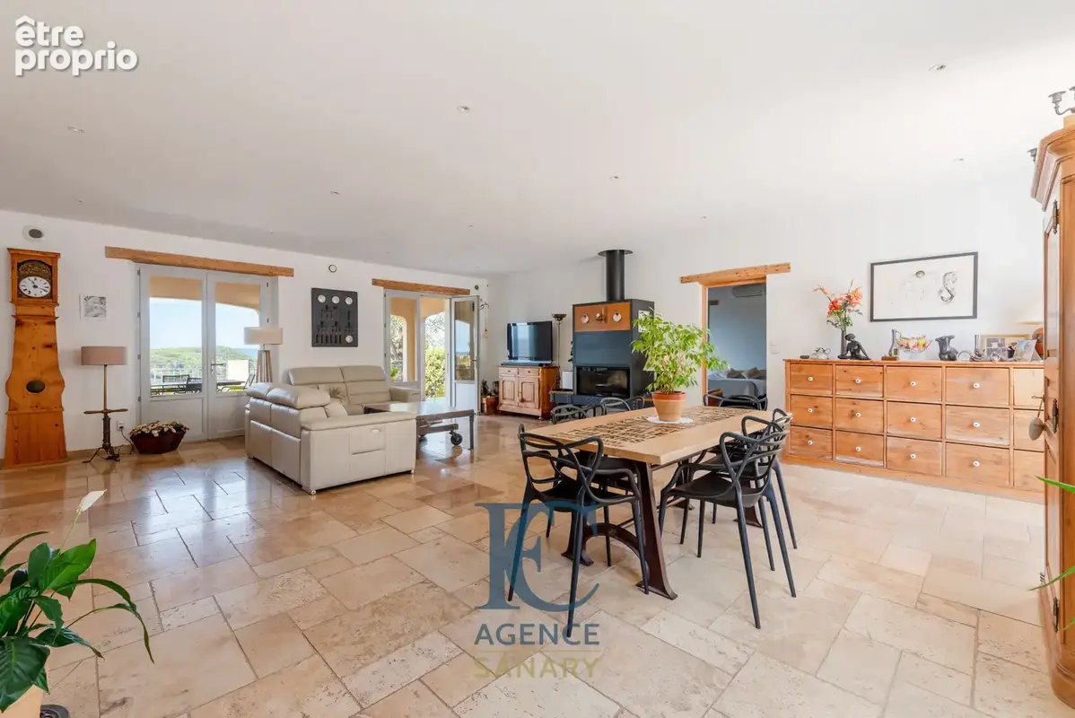Maison d'exception de plus de 300 m2 vue mer avec grand garage - photo 4