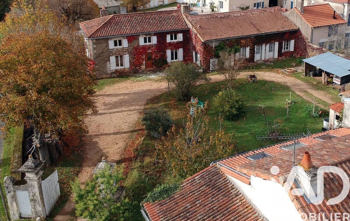 Photo 1 - Maison à QUINCAY