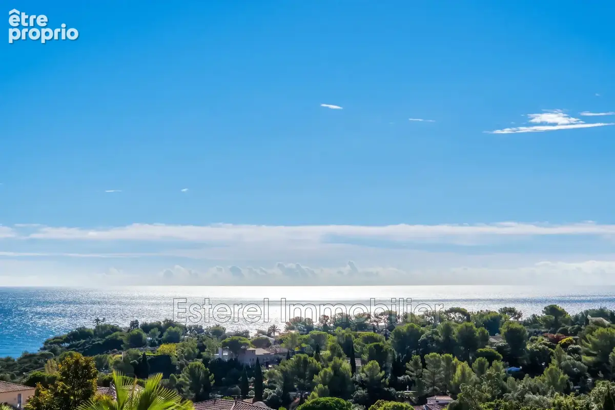 Appartement 2 pièces 27 m² à vendre à Saint-Raphael (83700) - photo 2
