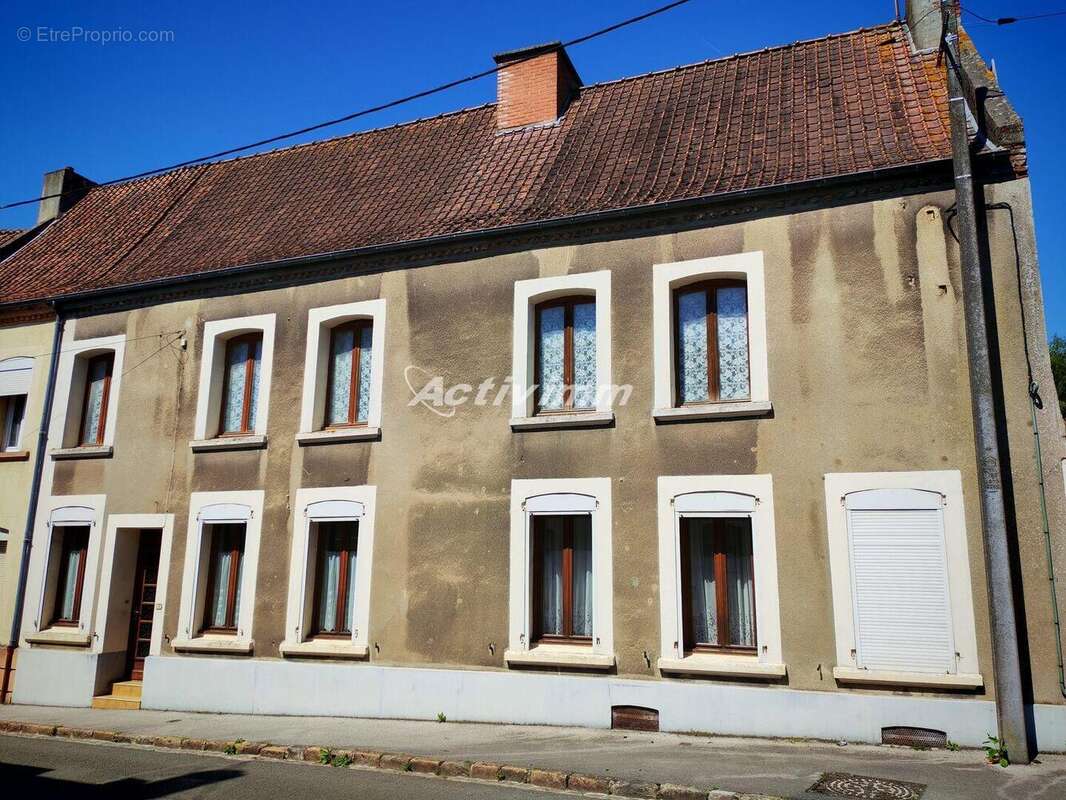 4282 33 - Maison à HESDIN