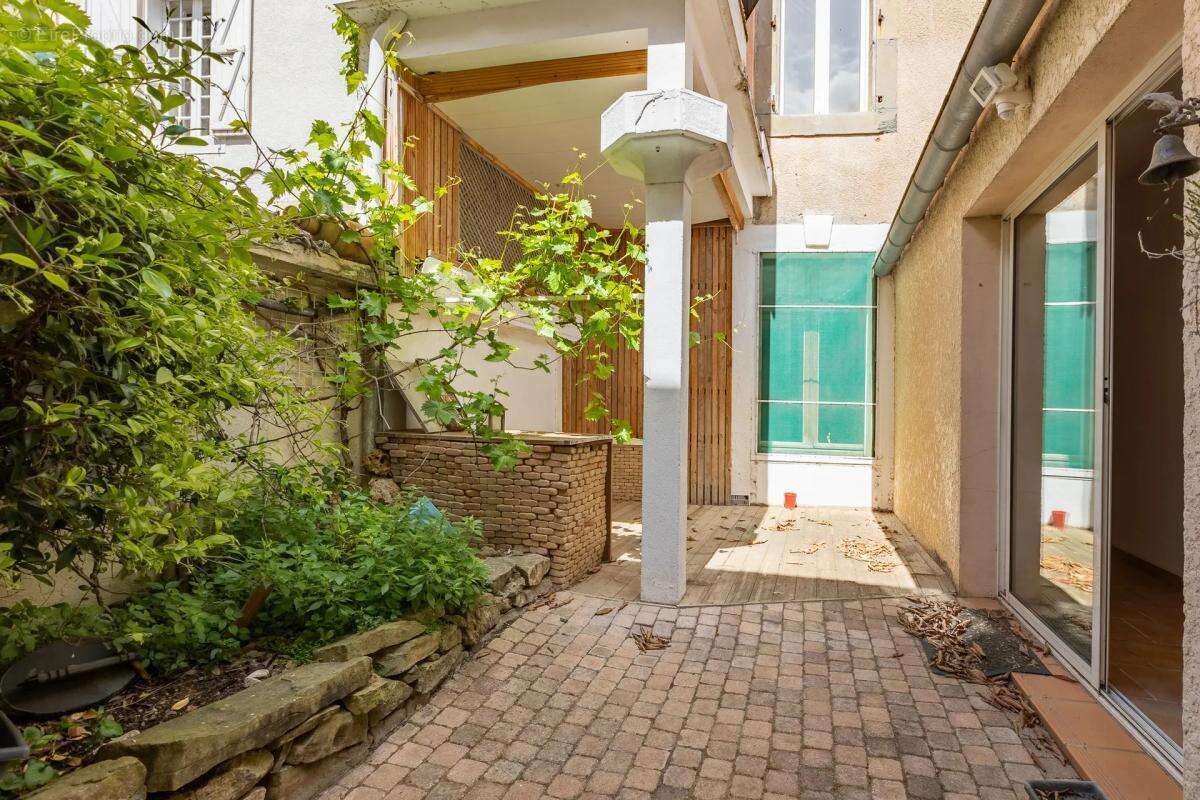 Maison à LEZIGNAN-CORBIERES