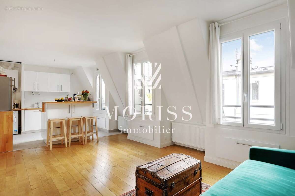 Appartement à PARIS-16E