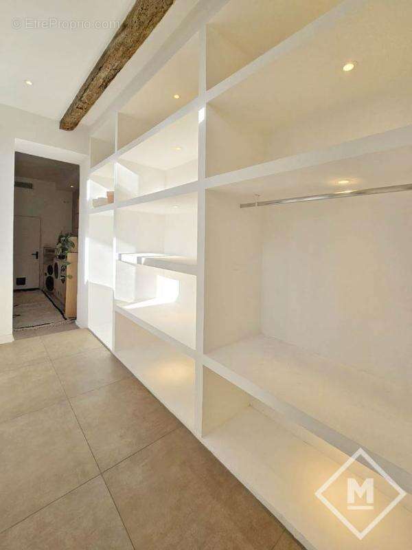 Appartement à MARSEILLE-6E