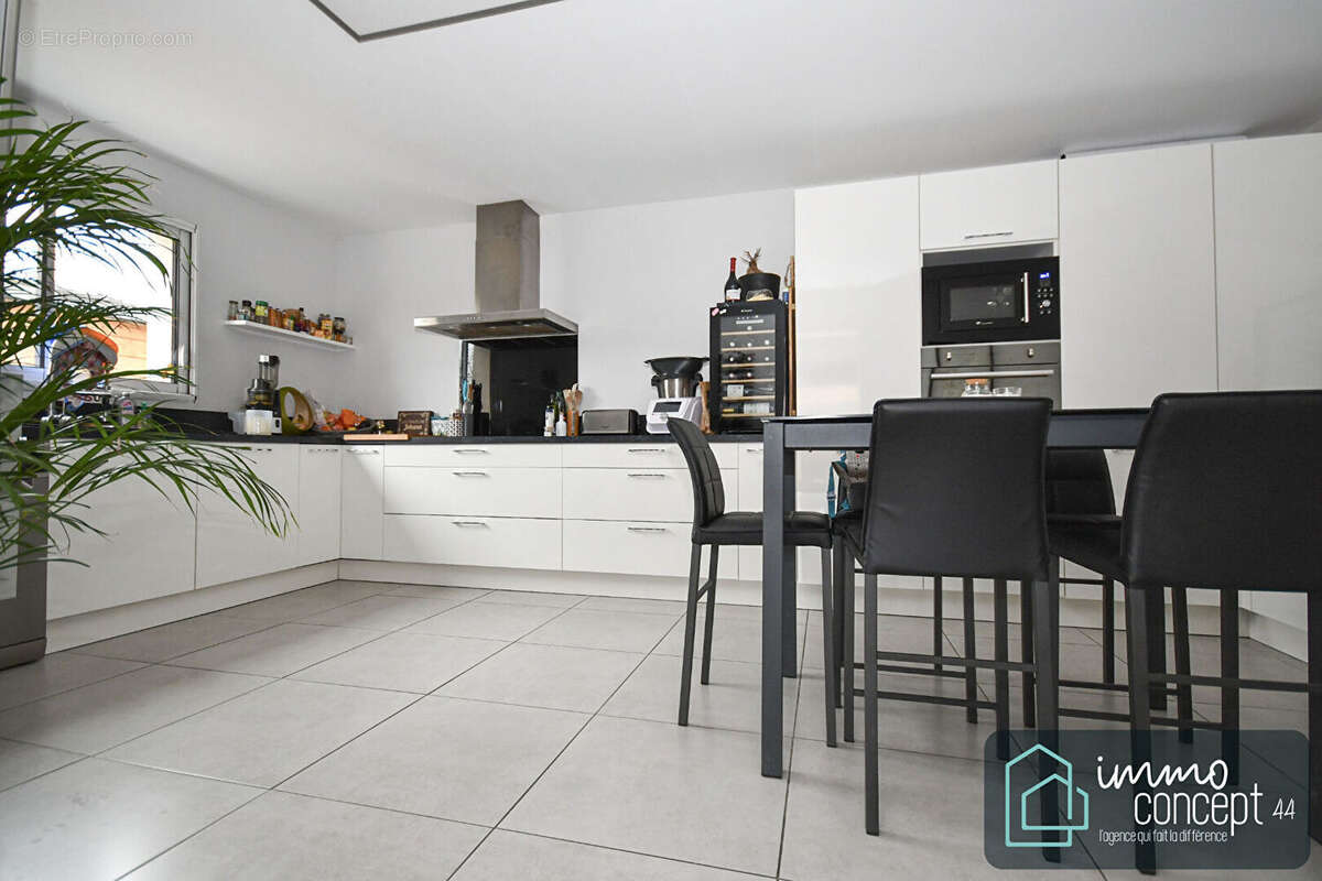 Maison à BOUGUENAIS