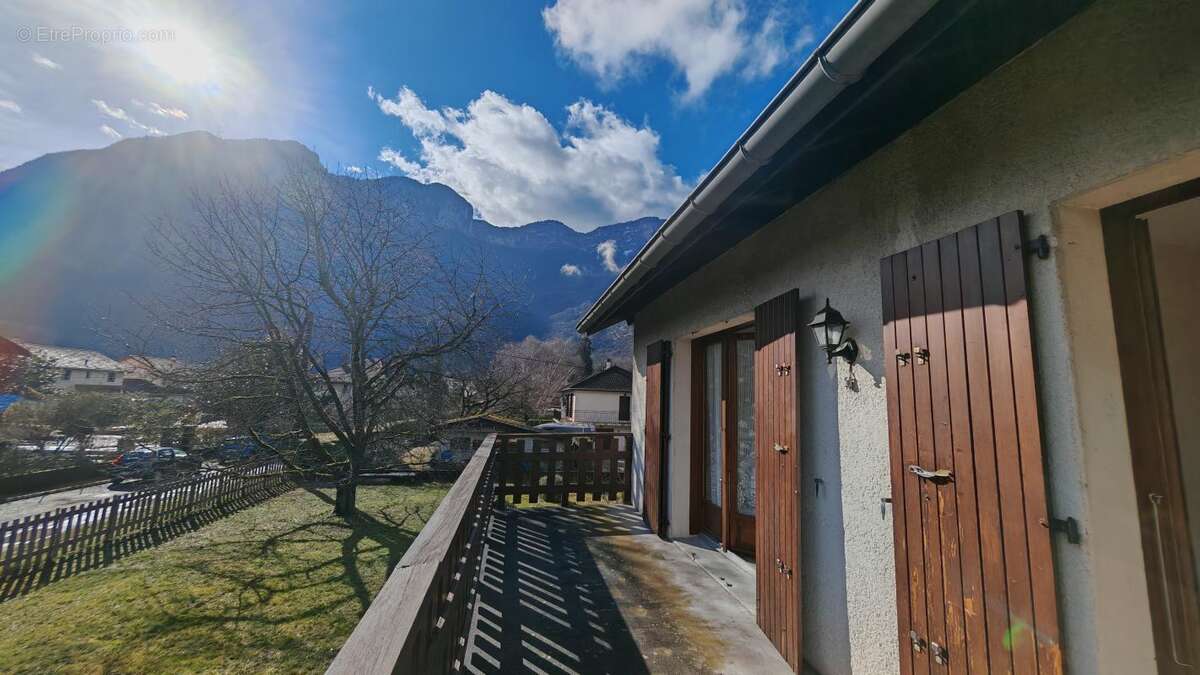 Maison à NOYAREY