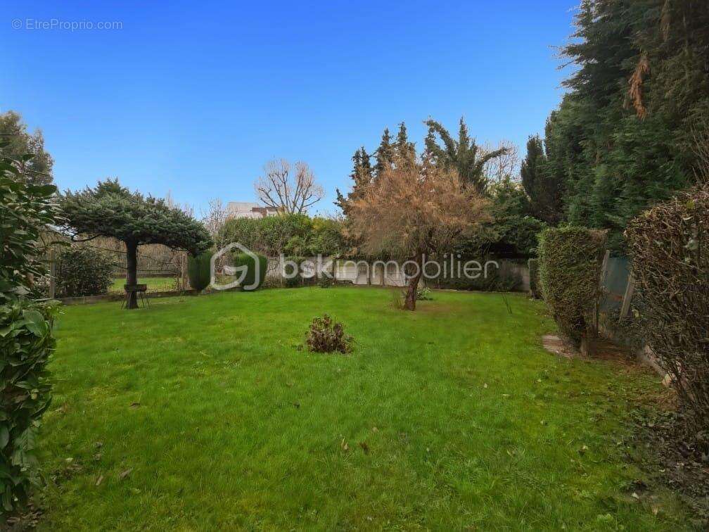 Maison à TREMBLAY-EN-FRANCE