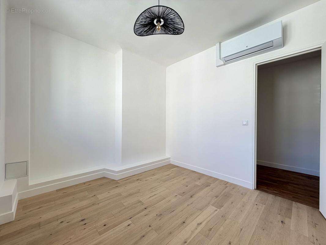 Appartement T3, 74,08 m², Paris 18 - photo 6