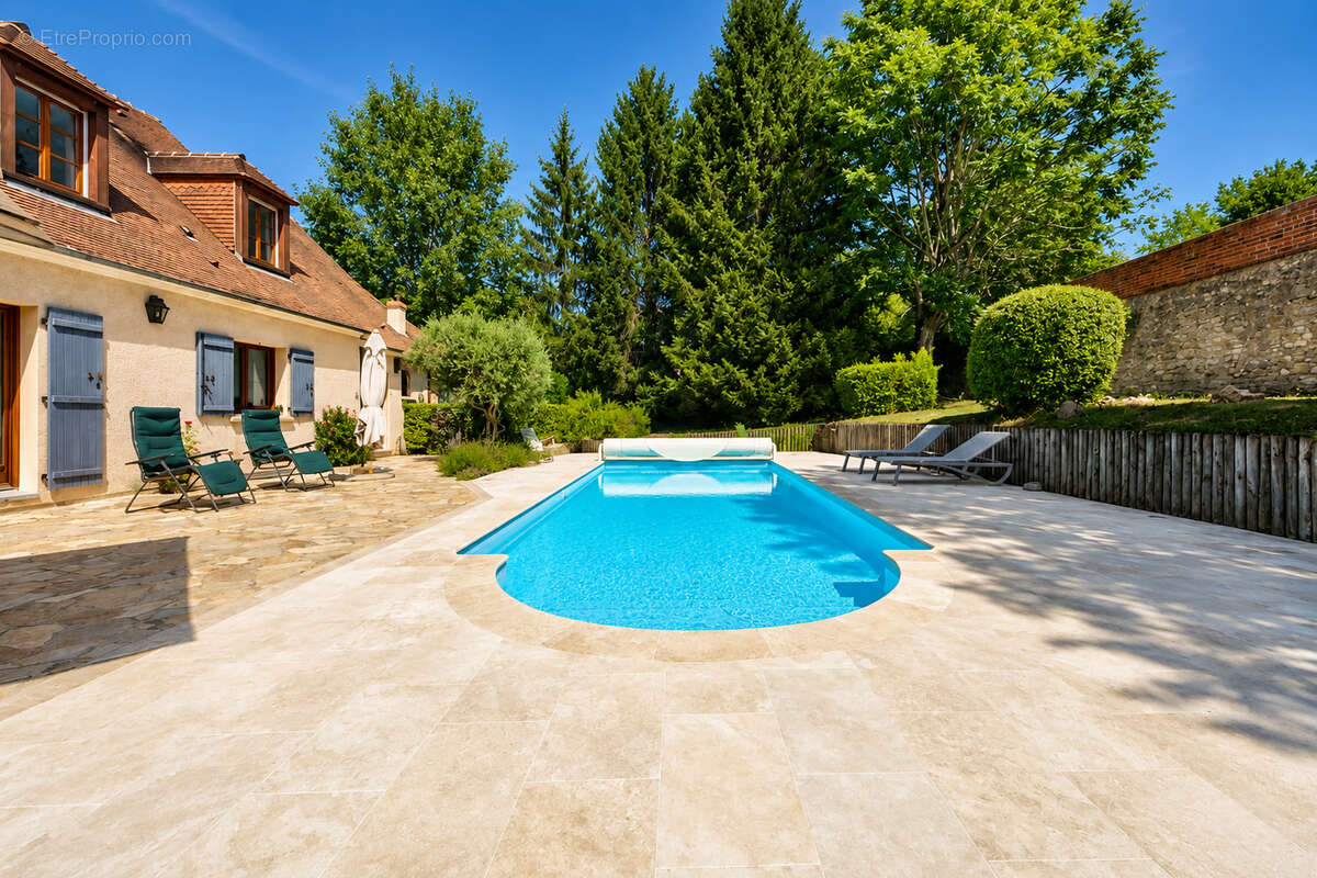 Maison Vétheuil -  9 pièce(s) 190 m2 - Sous -sol - Piscine - photo 2