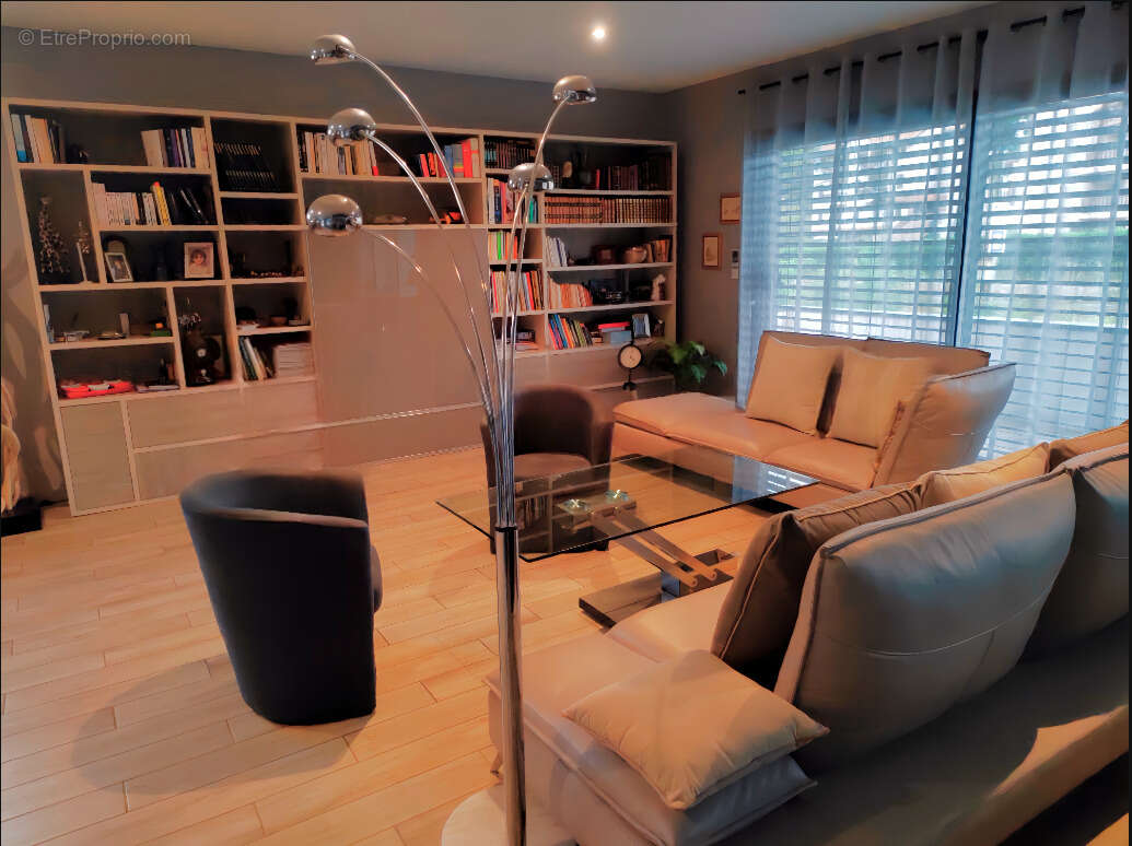 Maison à CHARBONNIERES-LES-BAINS