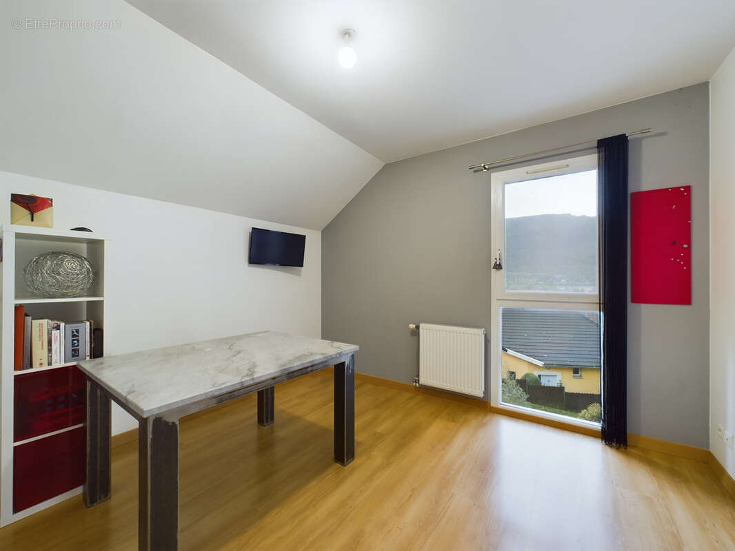 Maison à VIVIERS-DU-LAC