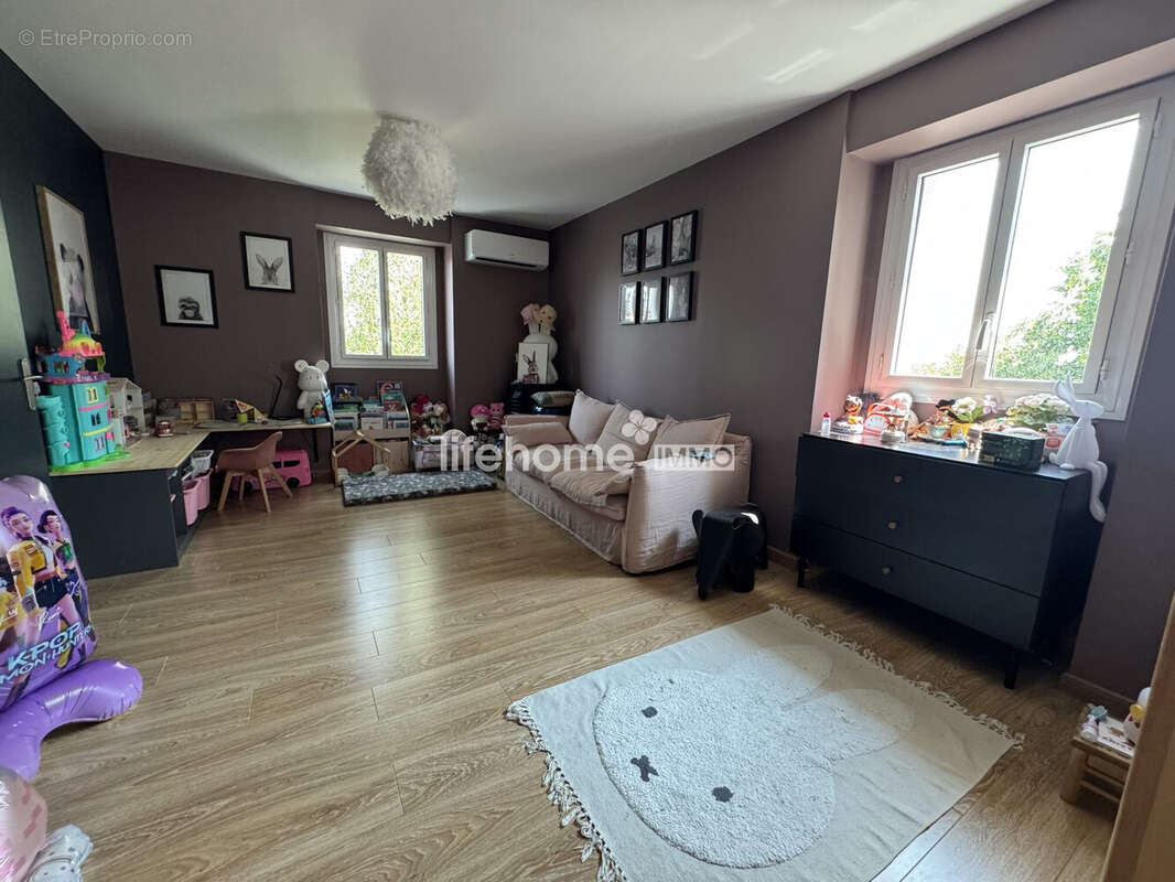 Maison 235 m² à Deols  - photo 8
