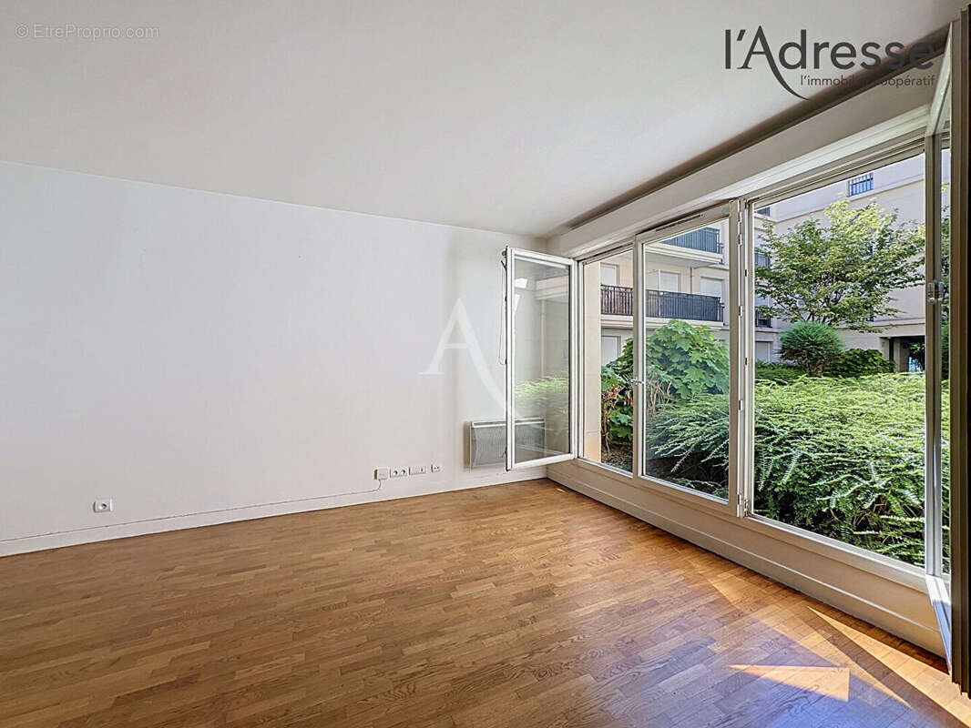 PUTEAUX/Domaine Lulli Studio de 39 m² avec cave - photo 4