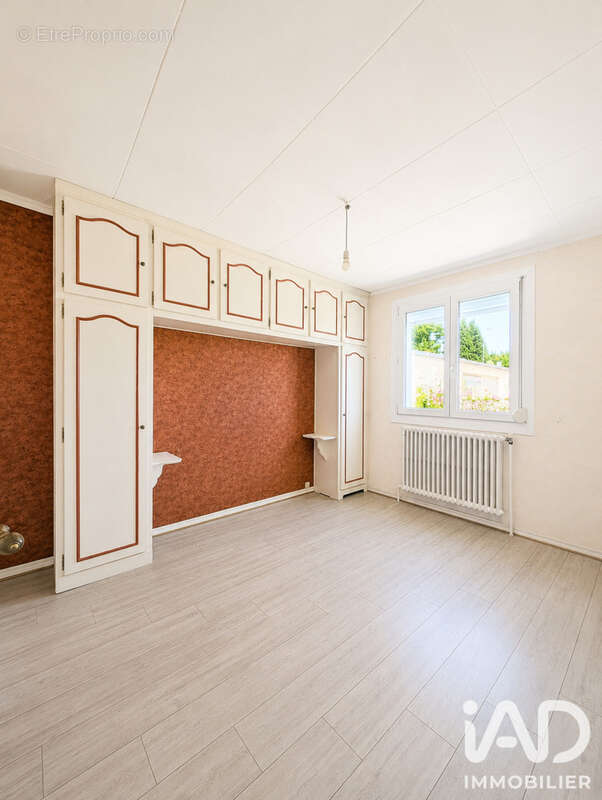 Maison 121 m² à Saint-Quentin  - photo 4