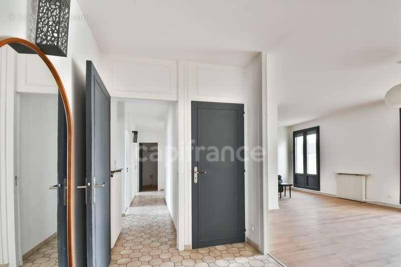 Maison à SAINTE-GENEVIEVE-DES-BOIS