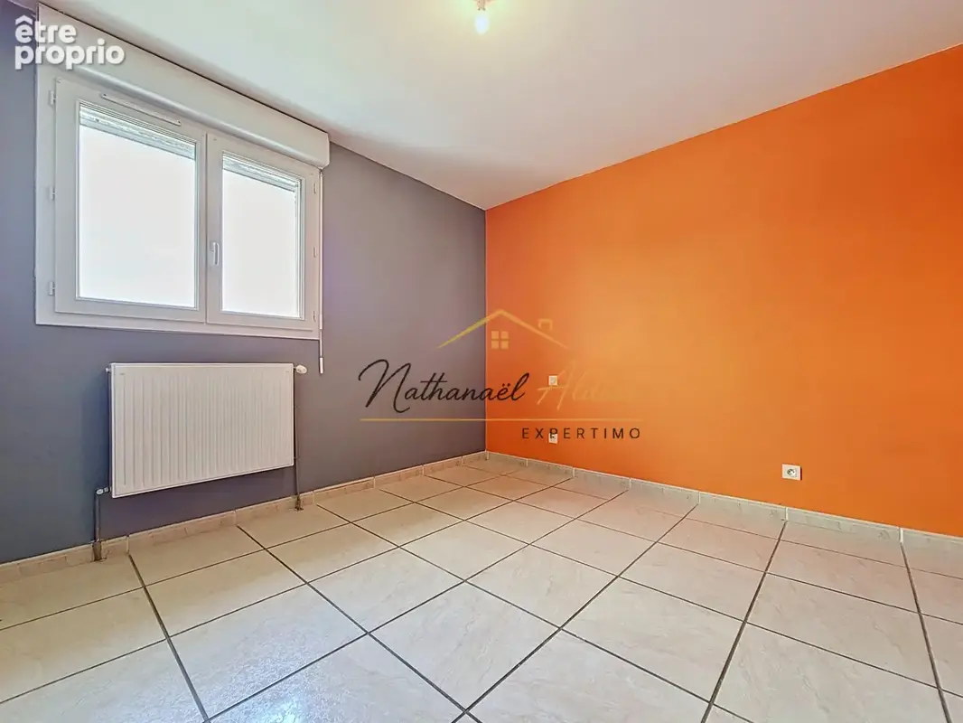 Maison récente avec garage et jardin - photo 10