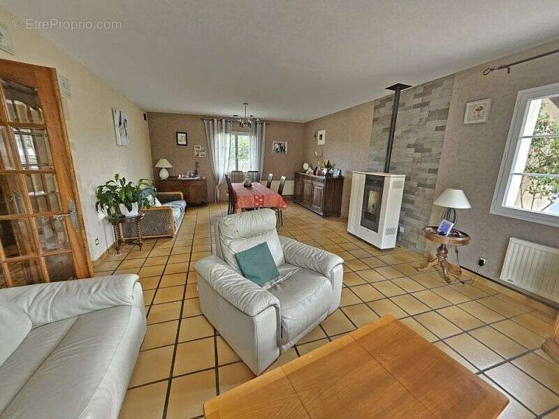 Maison 147 m² à Montrond-Les-Bains  - photo 4