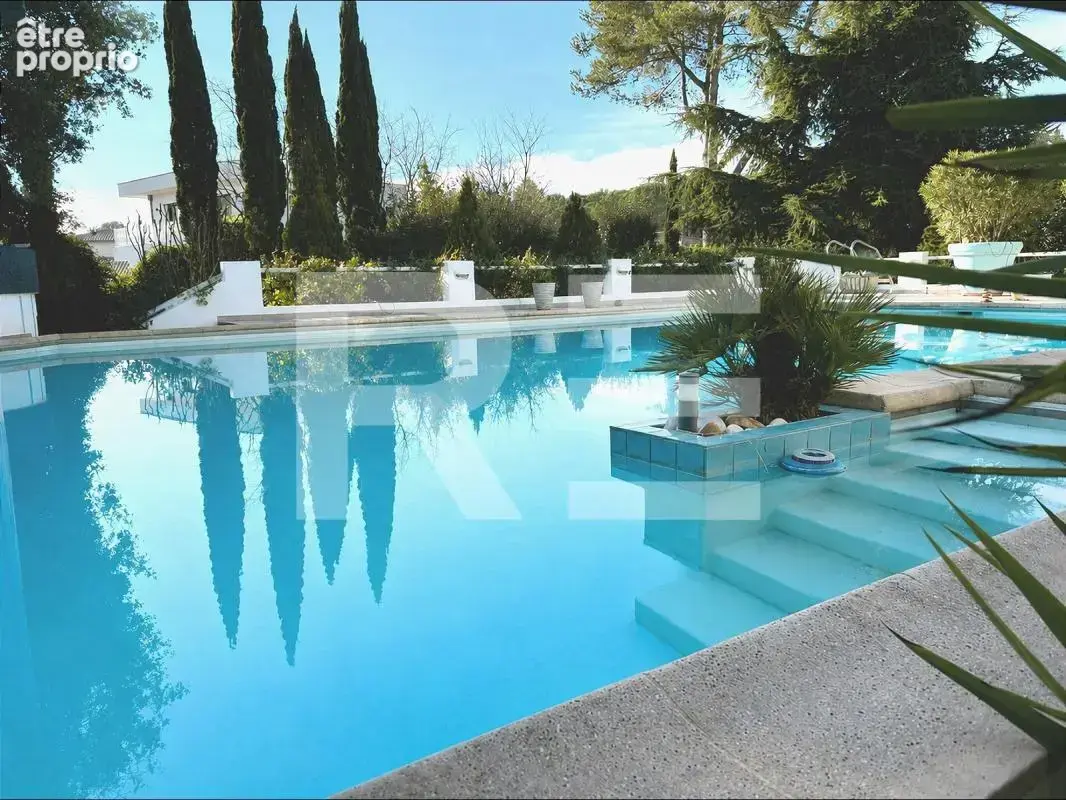 Villa contemporaine avec dependances piscine et pool house - photo 2