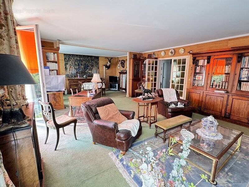 Appartement à SAINT-MAUR-DES-FOSSES