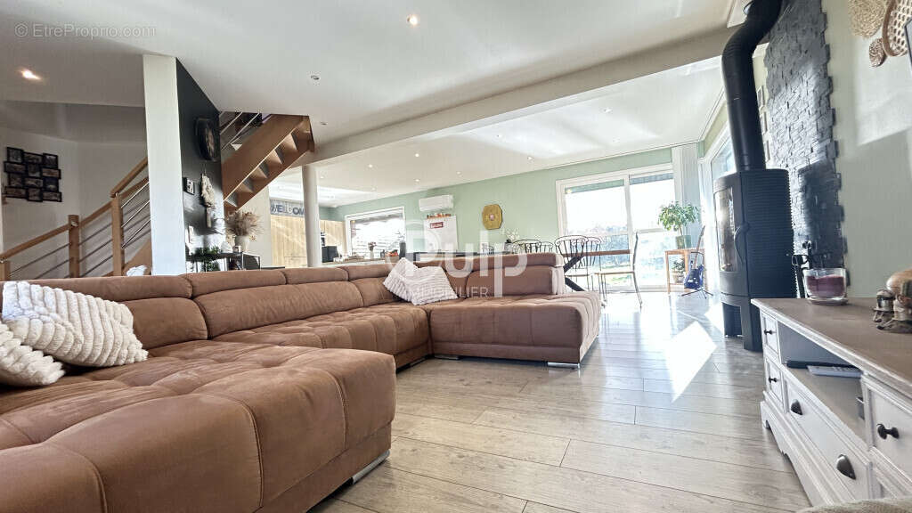 Maison à SERVINS