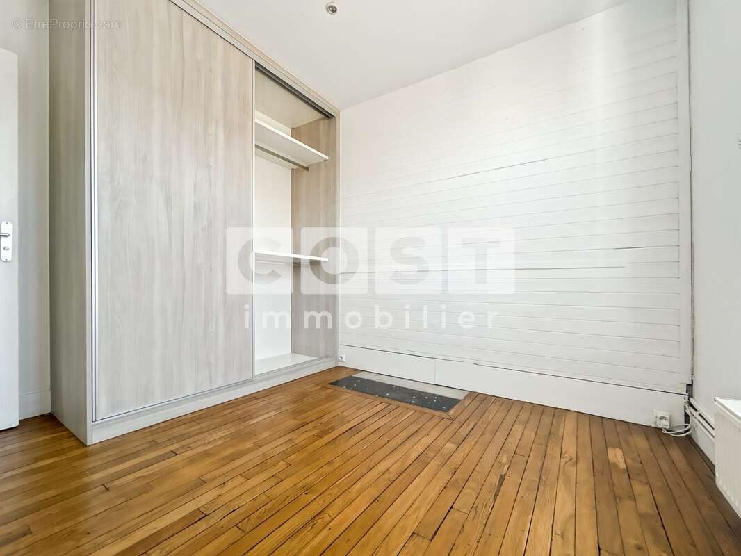 Appartement à LA GARENNE-COLOMBES