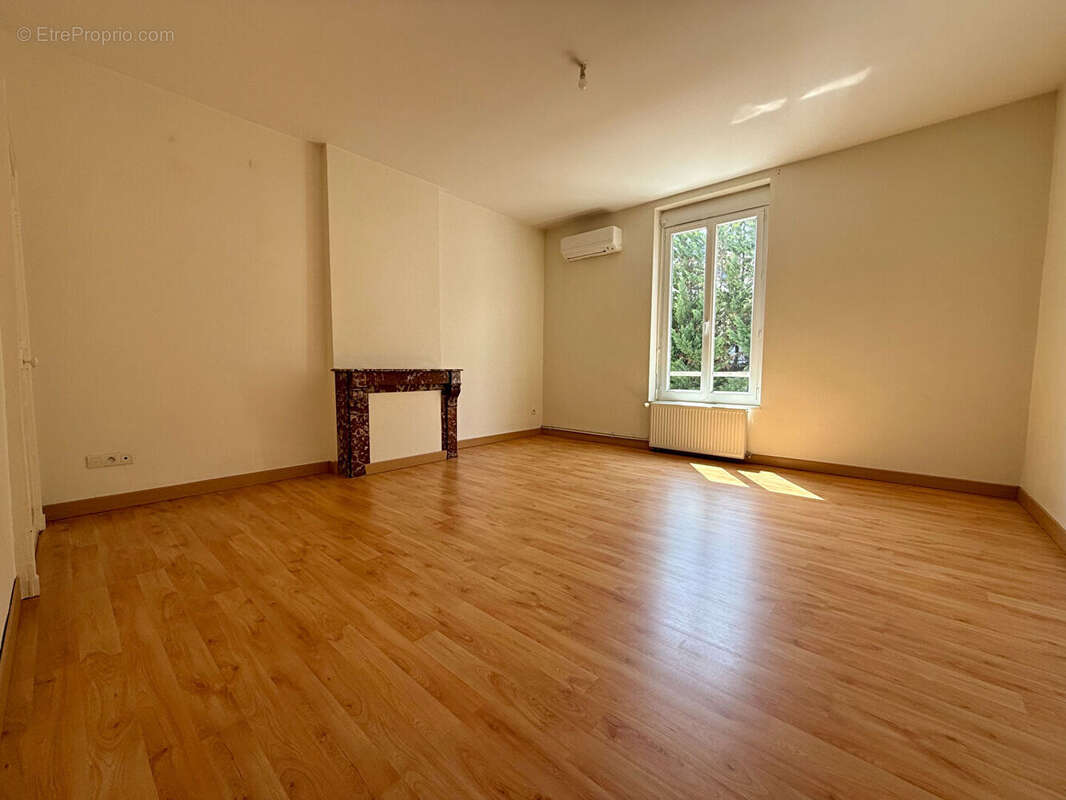 Appartement Montluçon 156 m2 avec garage et cour - photo 4