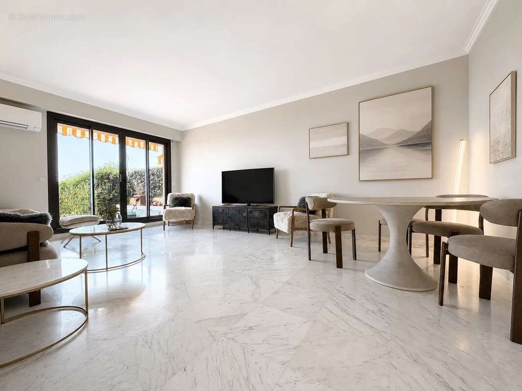 ROQUEBRUNE-CAP-MARTIN QUARTIER VIGIE - À vendre, appartement avec vue mer panoramique à la frontière de Monaco - photo 4