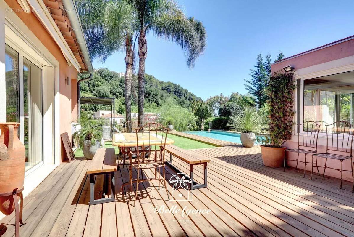 Maison à CAGNES-SUR-MER