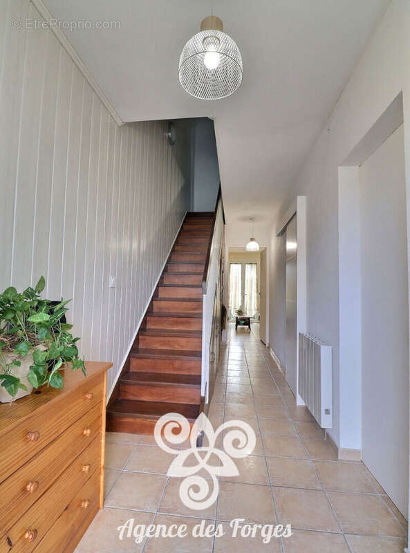 Maison à MONTREVAULT