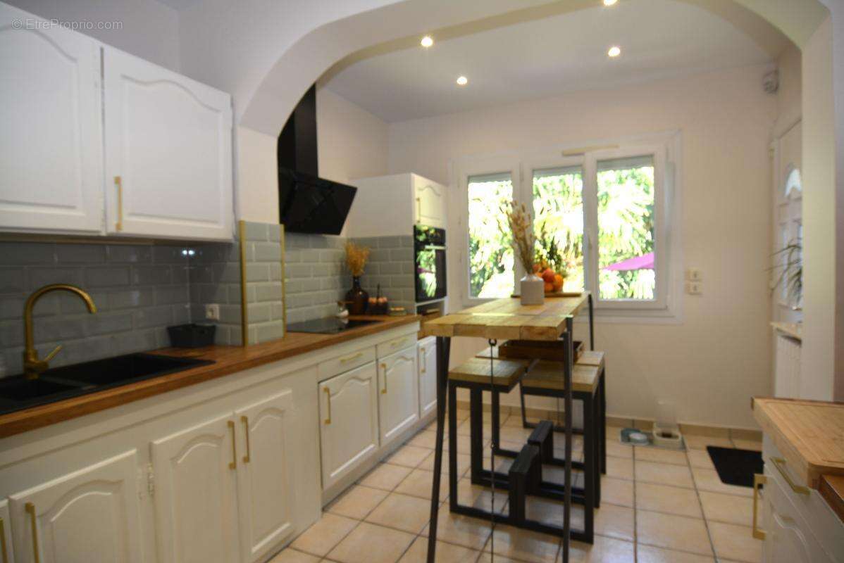 Maison à VILLENEUVE-LE-ROI