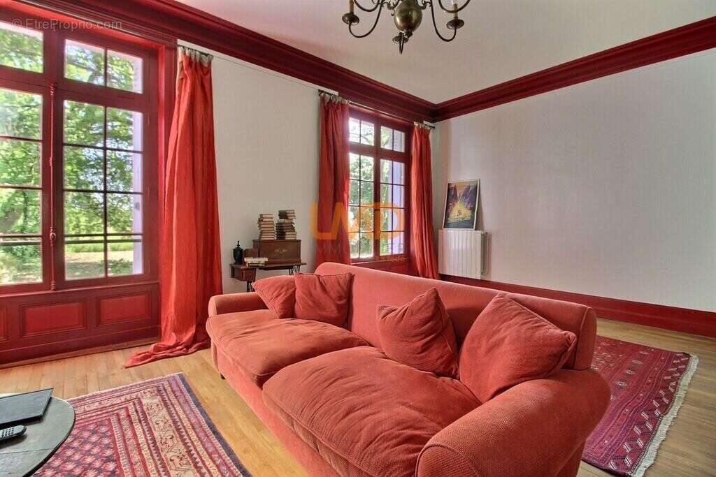 Maison à SALIGNAC-SUR-CHARENTE