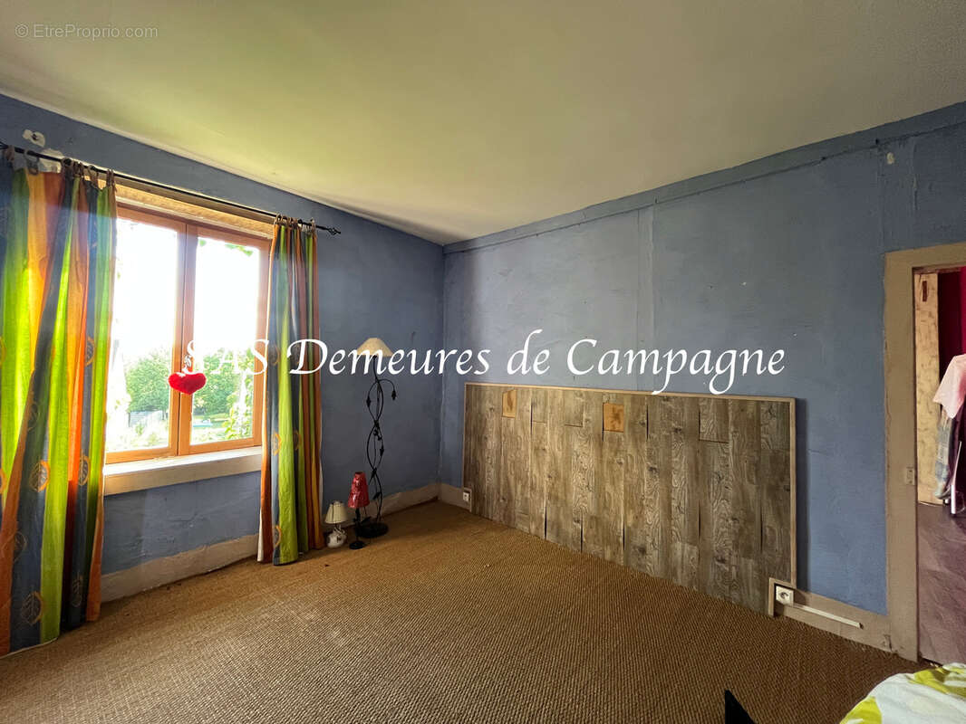 Maison à SENS-BEAUJEU