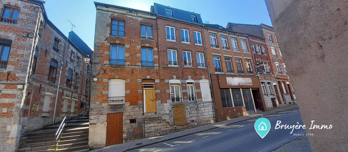 Maison à AVESNES-SUR-HELPE