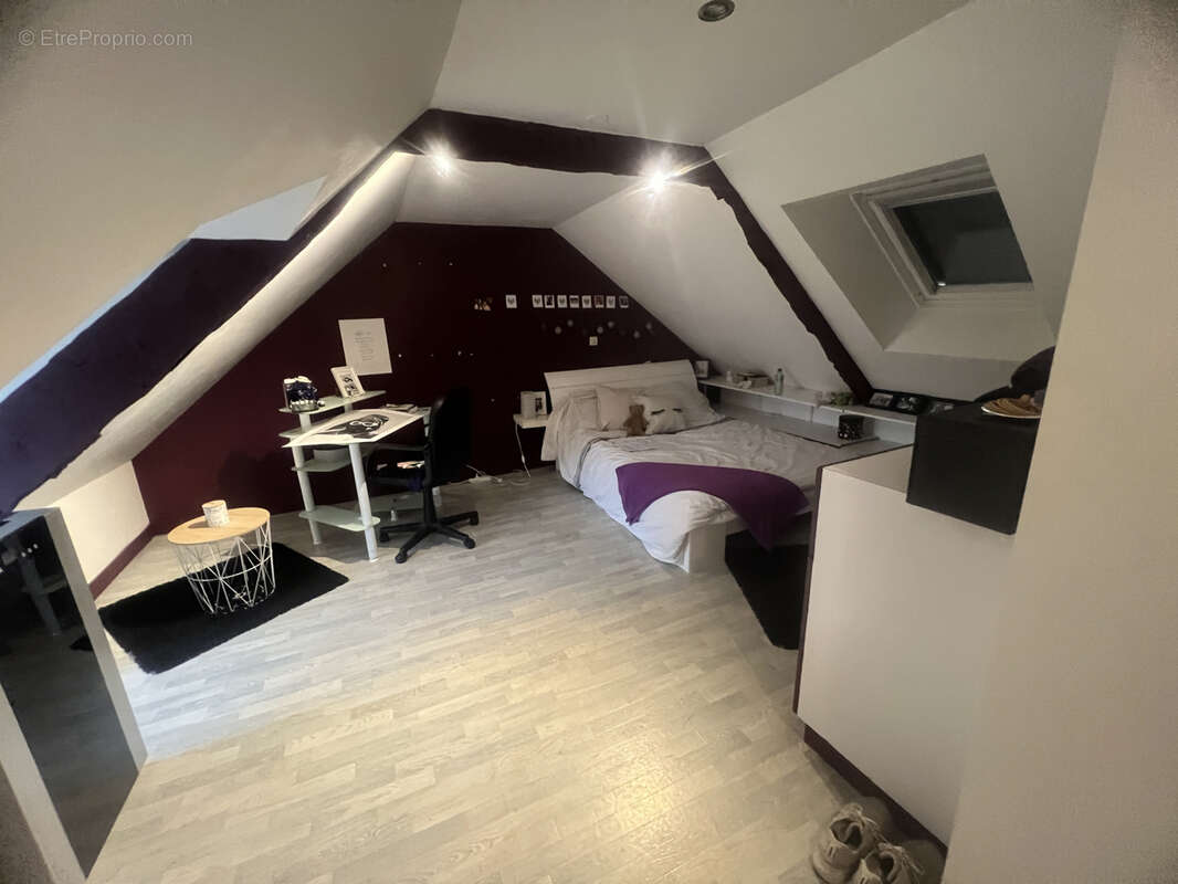 Commerce à JUGON-LES-LACS