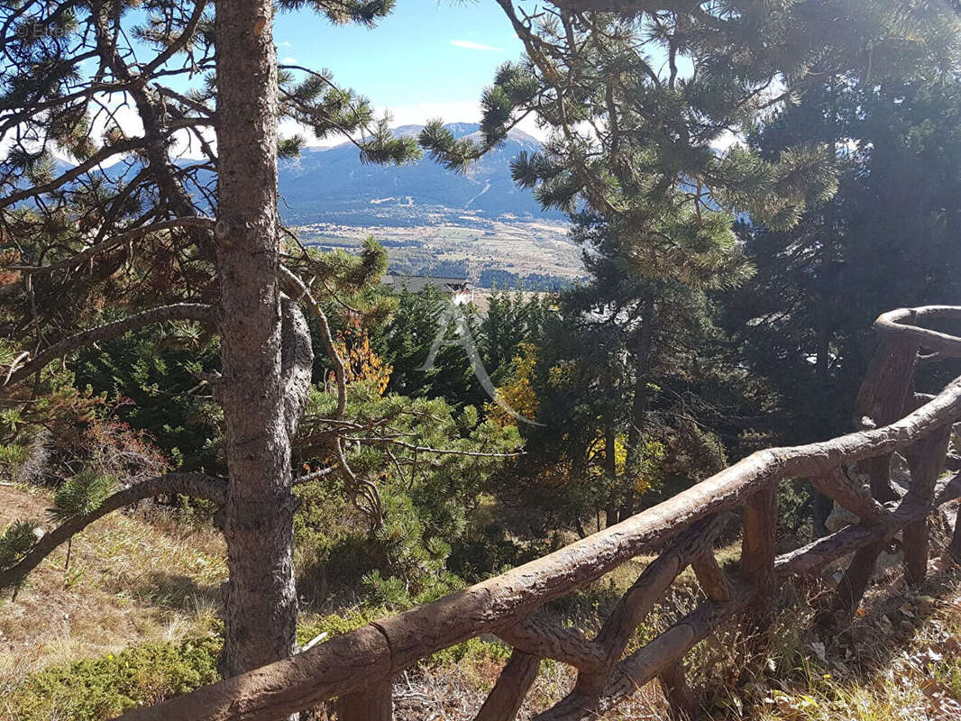 Terrain à FONT-ROMEU-ODEILLO-VIA