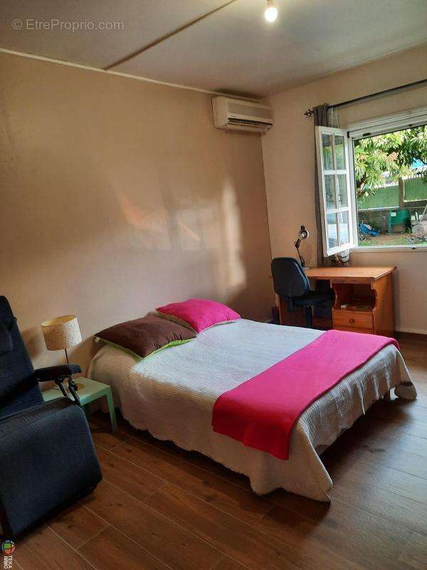 Maison à SAINTE-SUZANNE