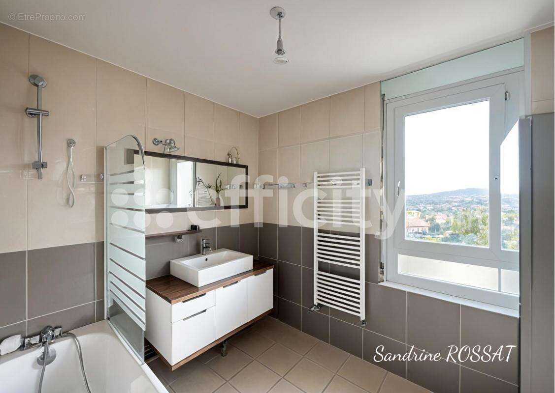 Appartement à LYON-5E