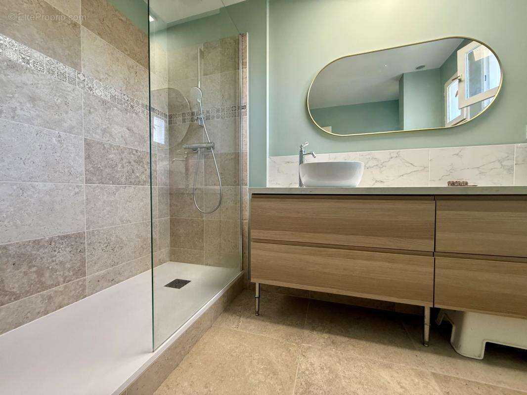 Maison à PELISSANNE