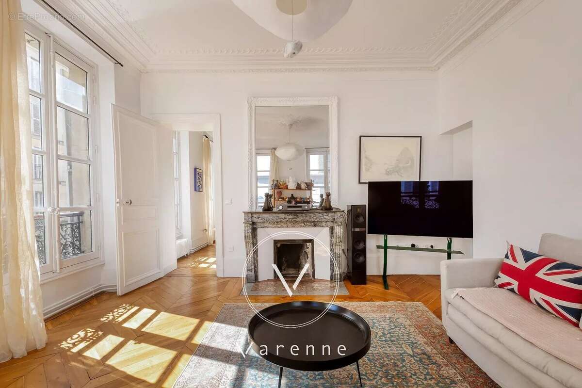 Appartement à PARIS-7E