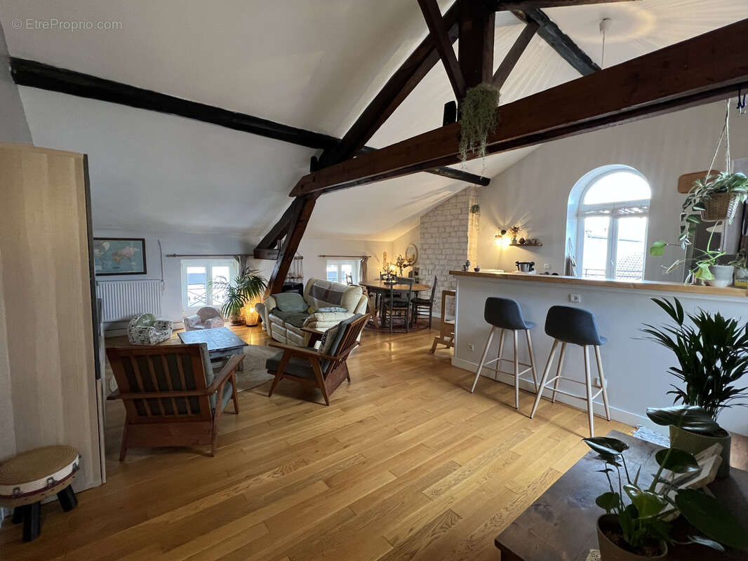 Appartement à SAINT-ETIENNE