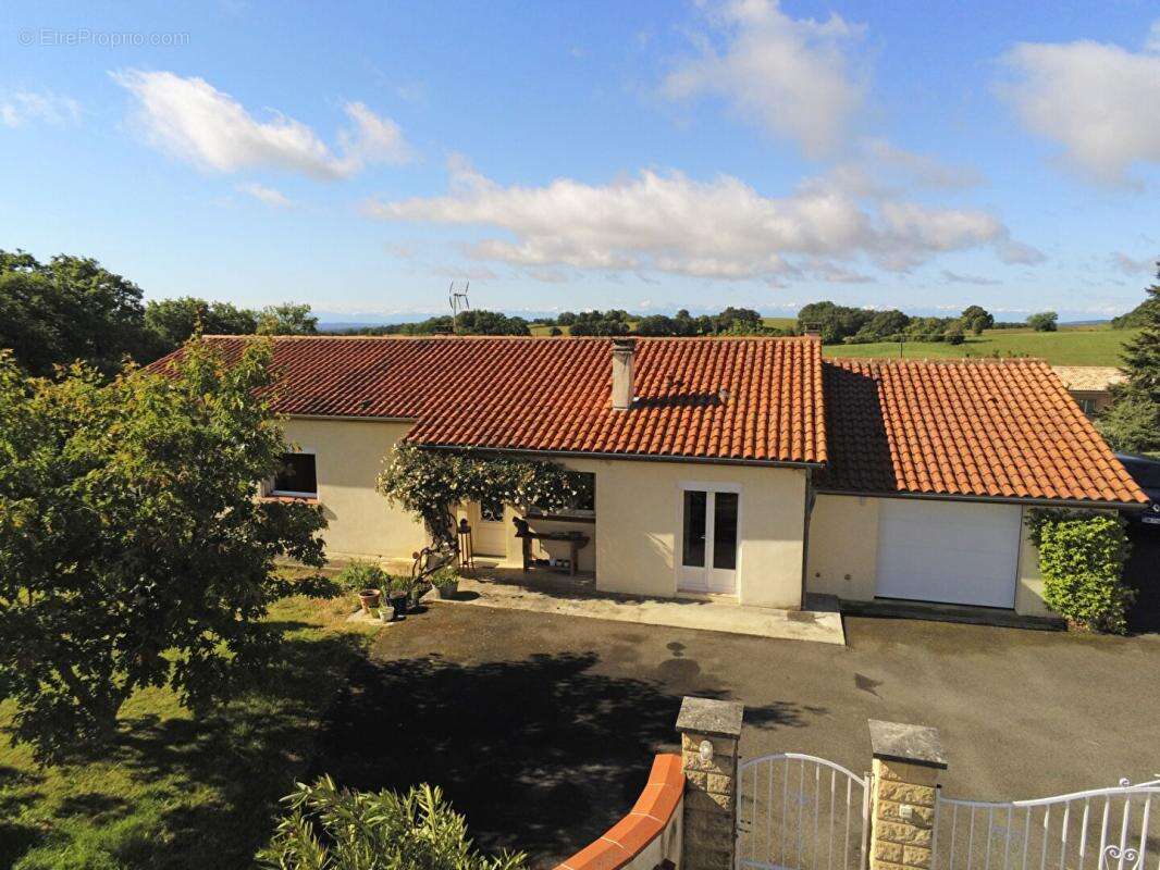 Maison à MIRANDE