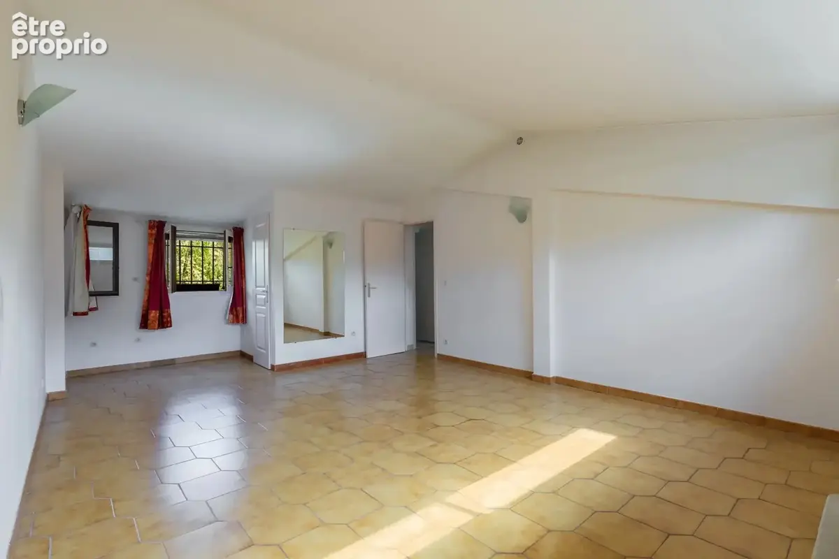 La Colle sur Loup - Une maison, 2 espaces de vie et de nombreuses possibilités - photo 14