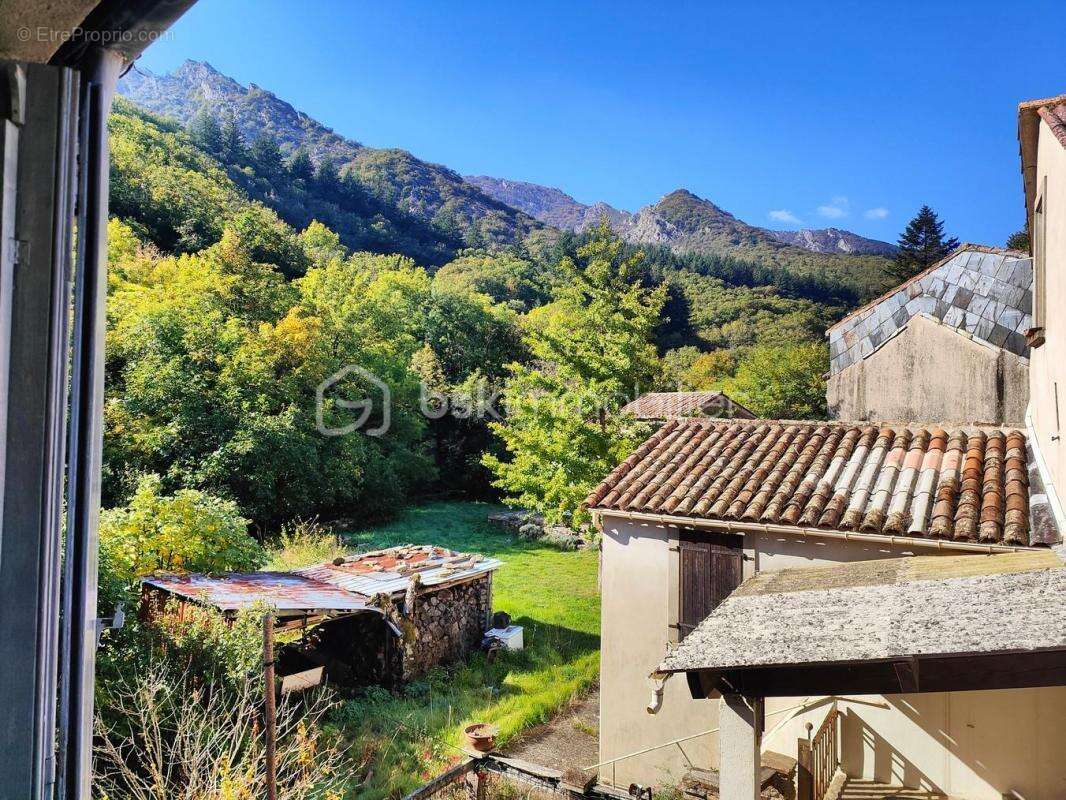 Maison à CASTANET-LE-HAUT